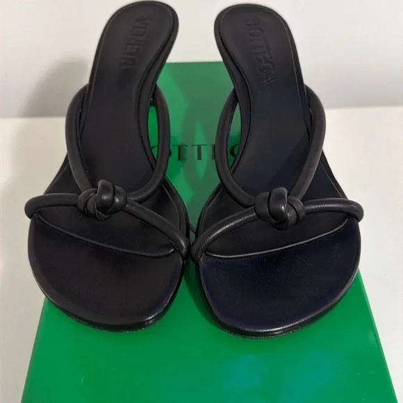 Bottega Veneta kitten heel black sandals - Picture 3 of 7